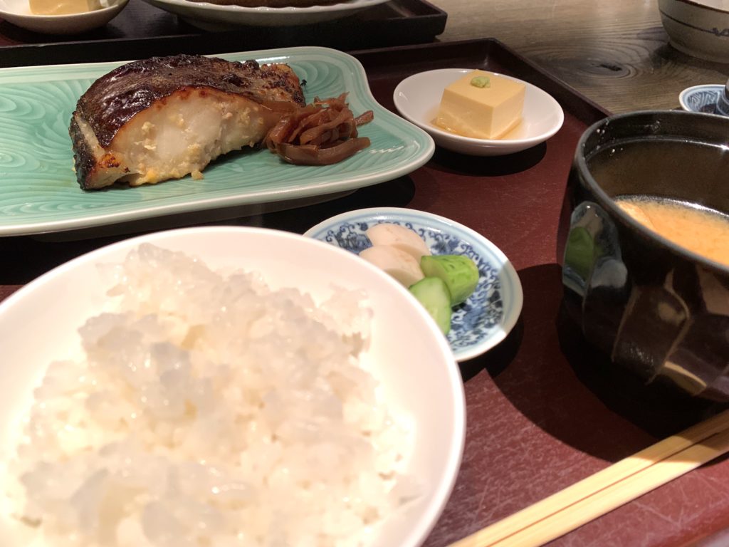 銀鱈の西京焼き定食